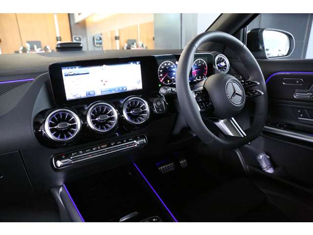 Mercedes-Benz GLA-Class 12