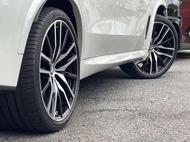 BMW X5 8