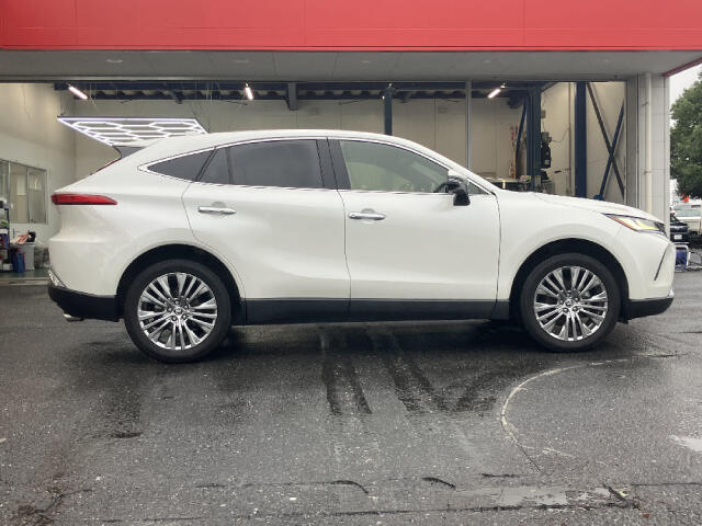 Toyota Harrier 4