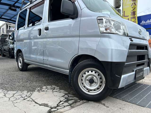Daihatsu Hijet Cargo 11