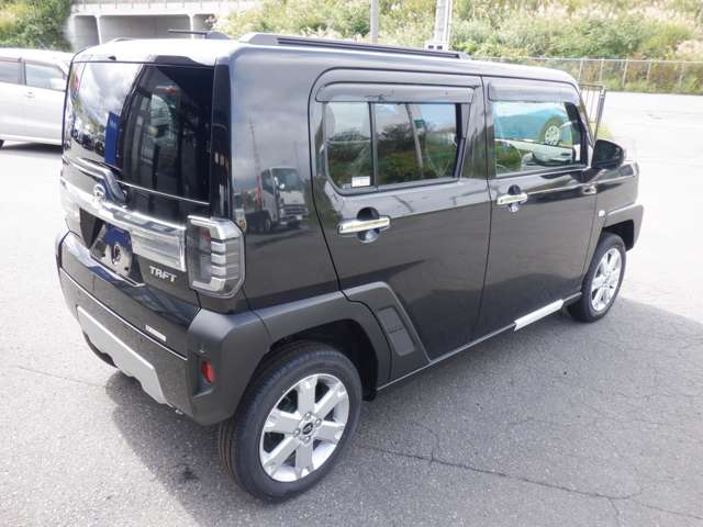 Daihatsu Taft 8