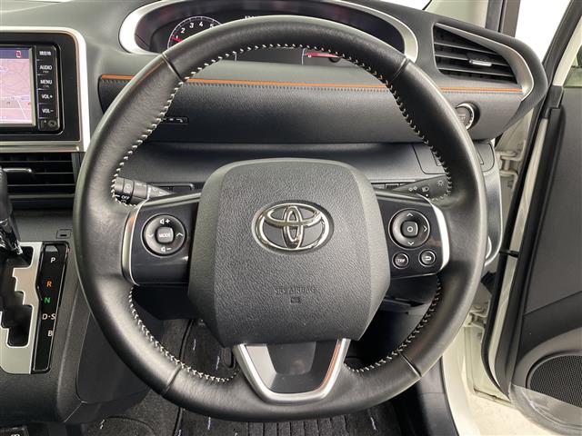 Toyota Sienta 8