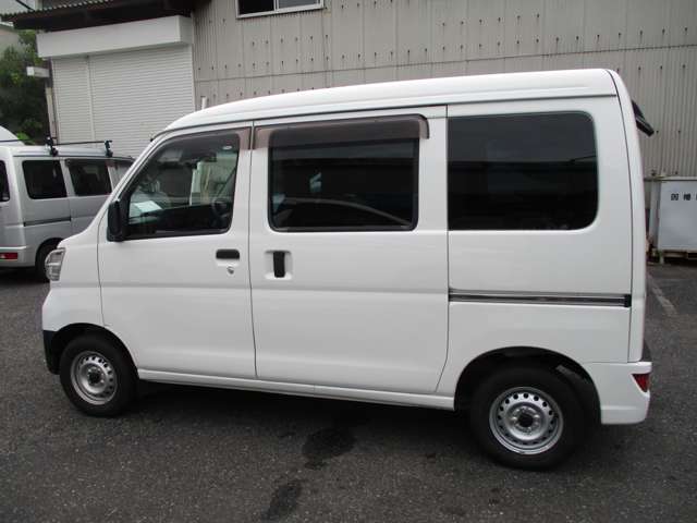 Daihatsu Hijet Cargo 11