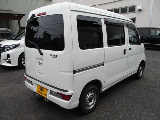 Daihatsu Hijet Cargo 8