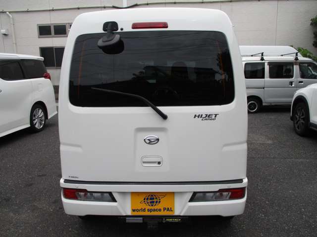 Daihatsu Hijet Cargo 9
