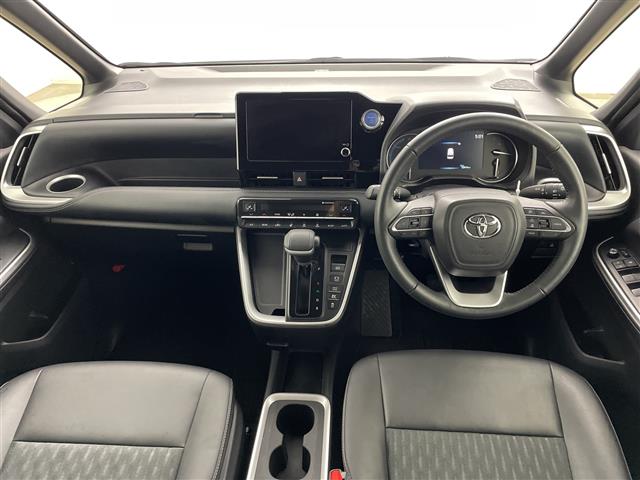 Toyota Noah 6