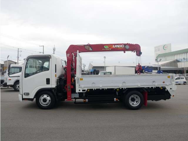 Isuzu Elf 3