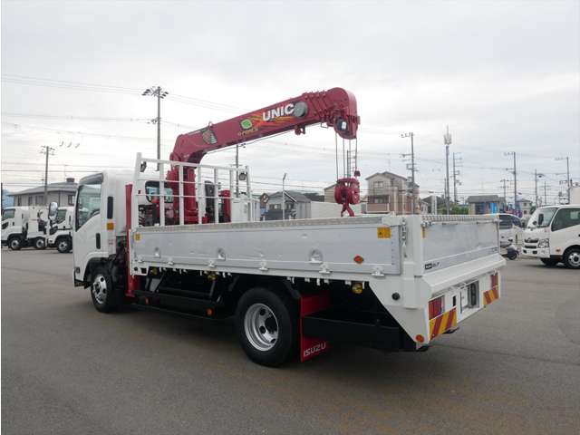 Isuzu Elf 4