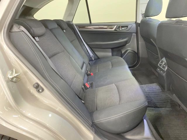 Subaru Legacy Outback 10