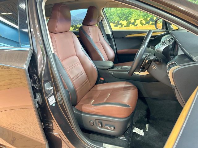 Lexus NX 8