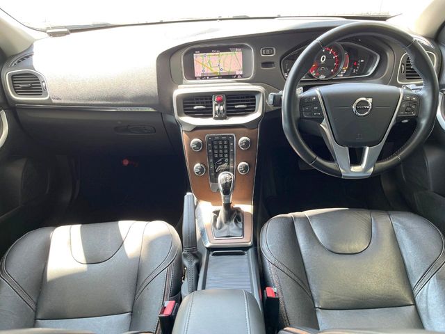 Volvo V40 Cross Country 2