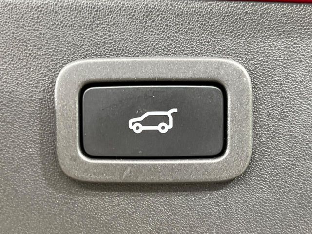 Jaguar E-Pace 8