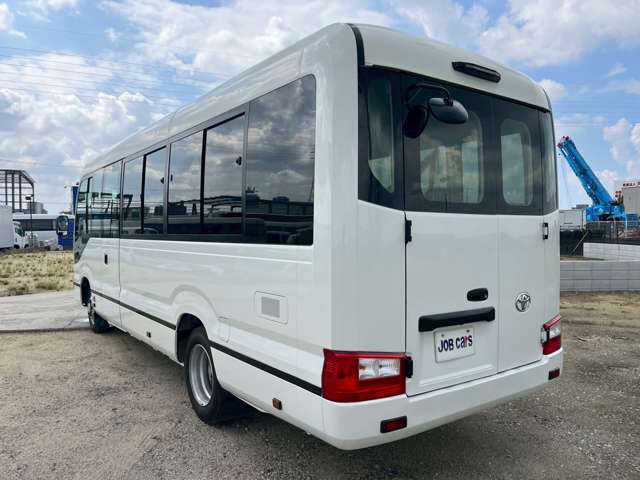 Toyota Coaster 6