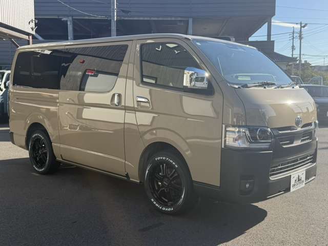 Toyota Hiace Van 9
