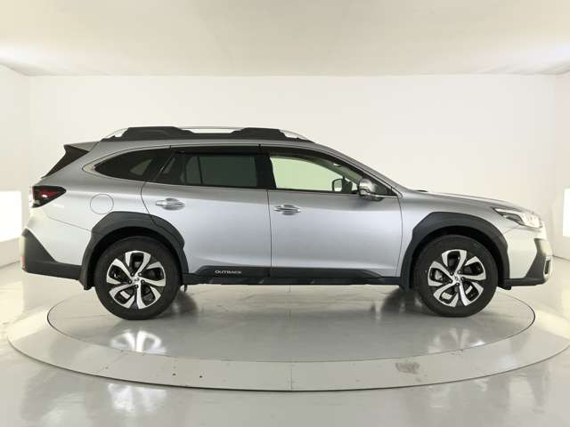 Subaru Legacy Outback 11