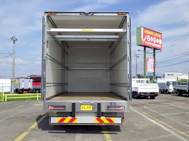 UD Trucks Condor 9