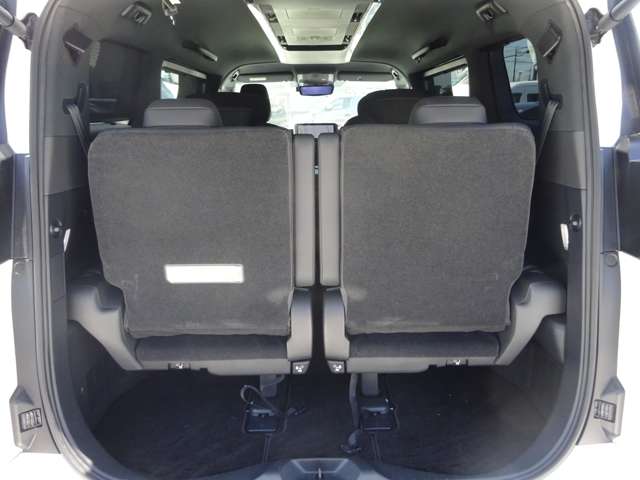 Toyota Alphard 9
