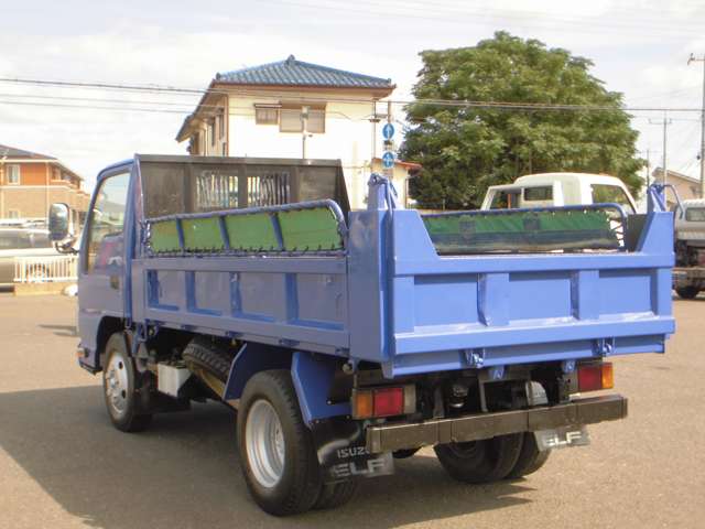 Isuzu Elf 6