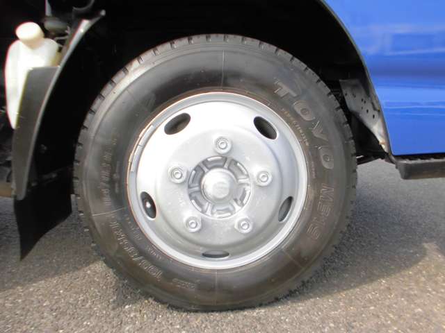 Isuzu Elf 10