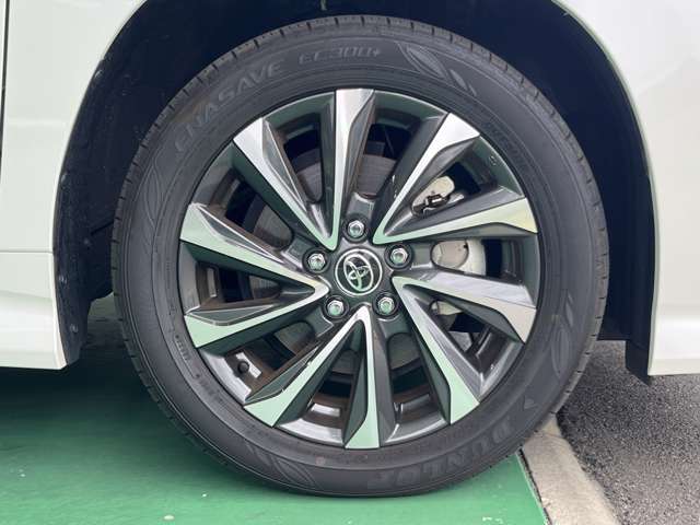 Toyota Voxy 9