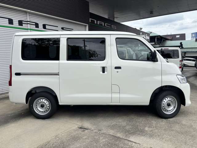 Toyota Town Ace Van 12