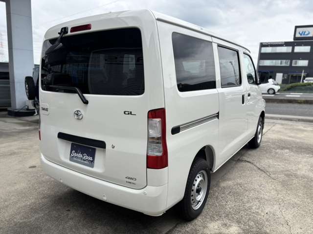 Toyota Town Ace Van 8