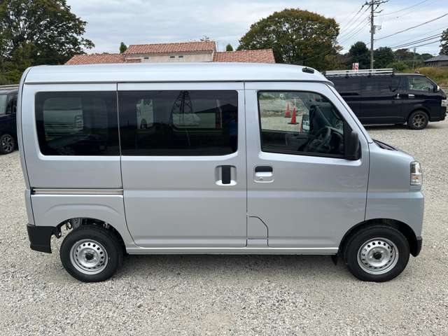 Daihatsu Hijet Cargo 7