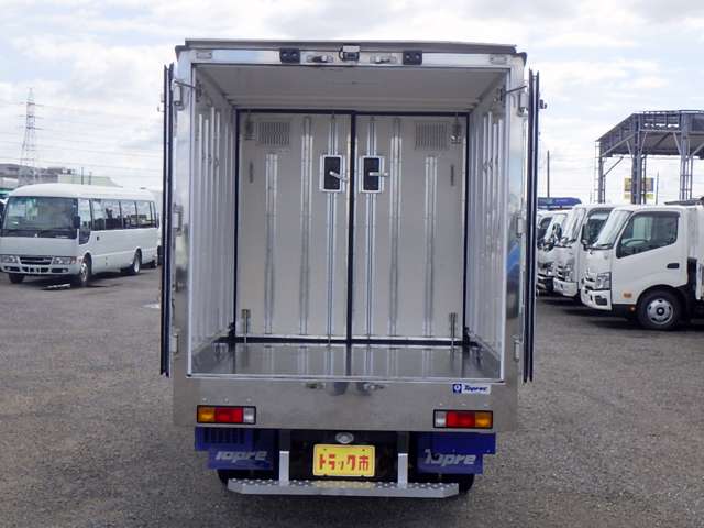 Mitsubishi Fuso Canter 9