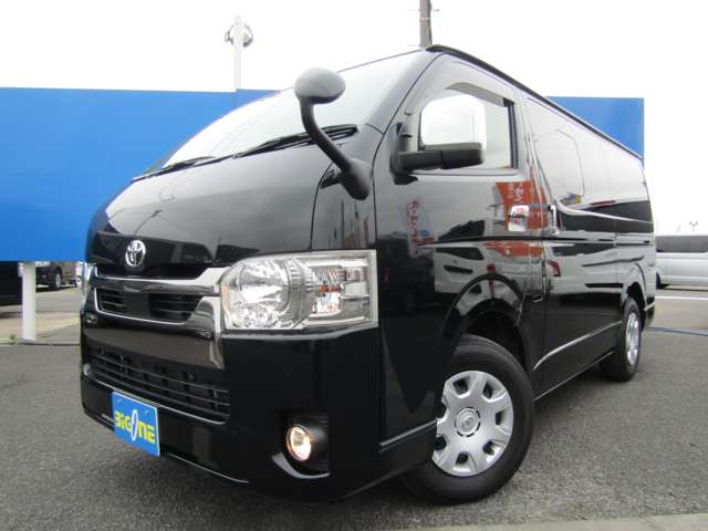 Toyota Hiace Van 11