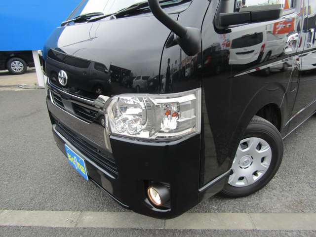 Toyota Hiace Van 12