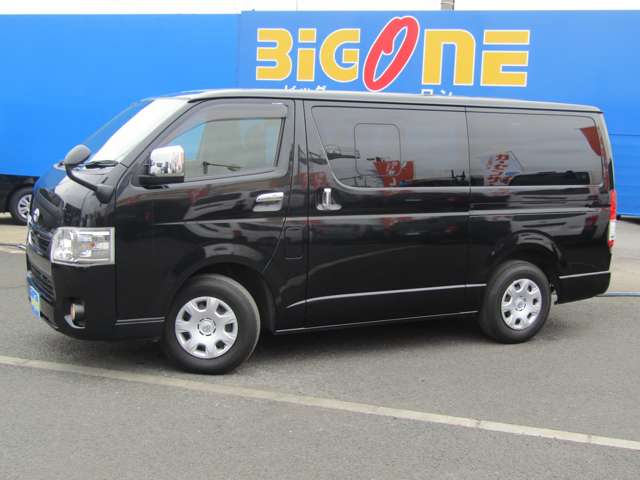 Toyota Hiace Van 7
