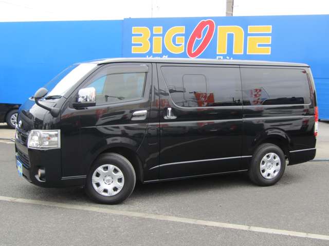 Toyota Hiace Van 8