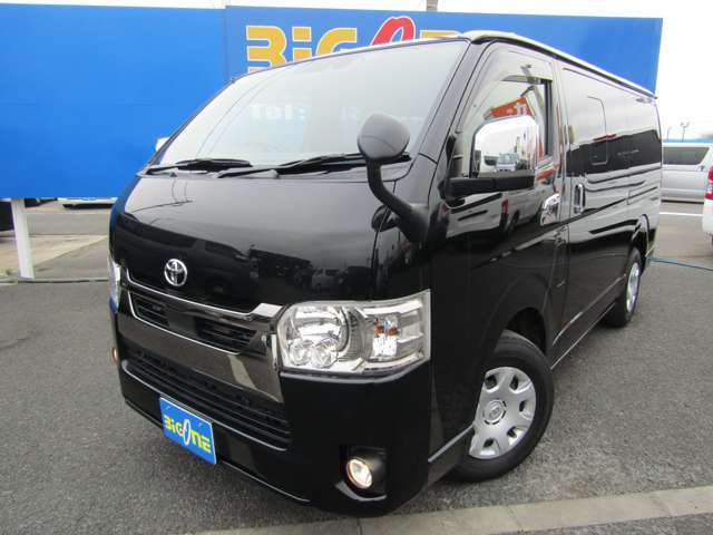 Toyota Hiace Van 10