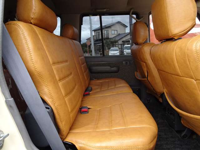 Toyota Land Cruiser Prado 6