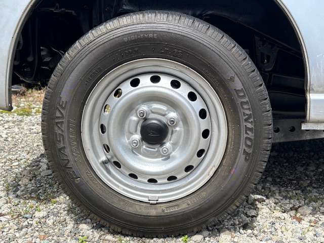 Daihatsu Hijet Deck Van 11