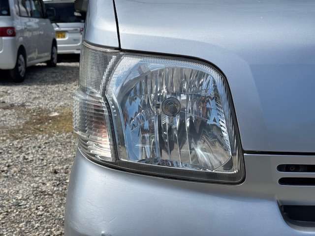 Daihatsu Hijet Deck Van 4