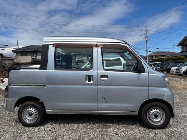 Daihatsu Hijet Deck Van 10