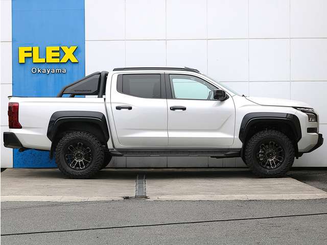 Mitsubishi Triton 11