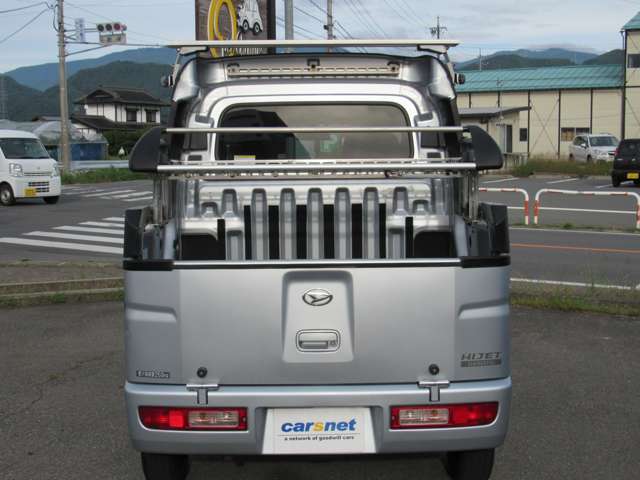 Daihatsu Hijet Deck Van 8