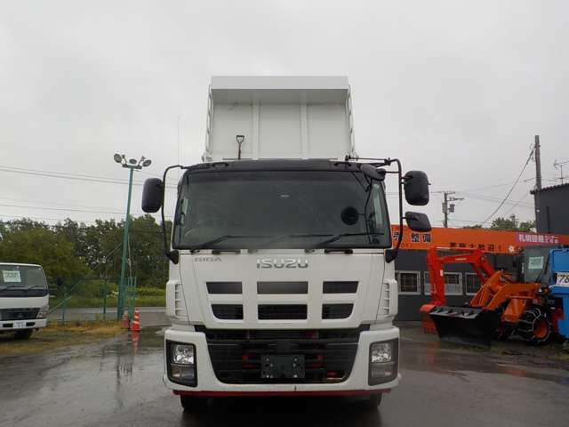 Isuzu Giga 2