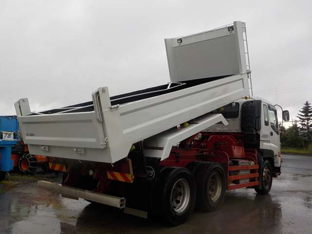 Isuzu Giga 5