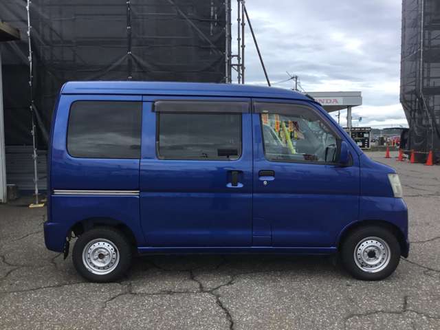 Daihatsu Hijet Cargo 6
