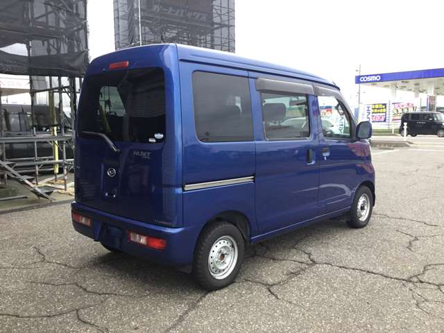 Daihatsu Hijet Cargo 7