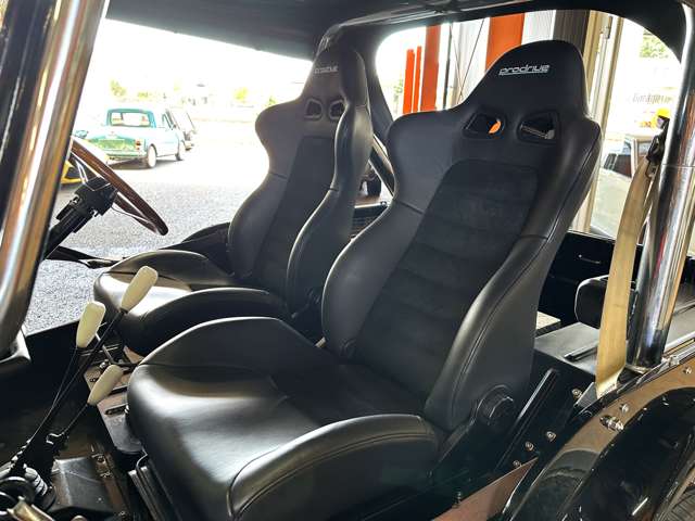 Mitsubishi Jeep 11