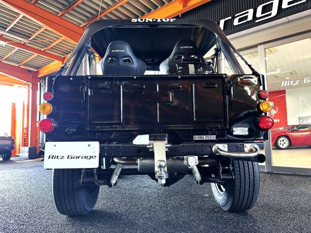 Mitsubishi Jeep 8