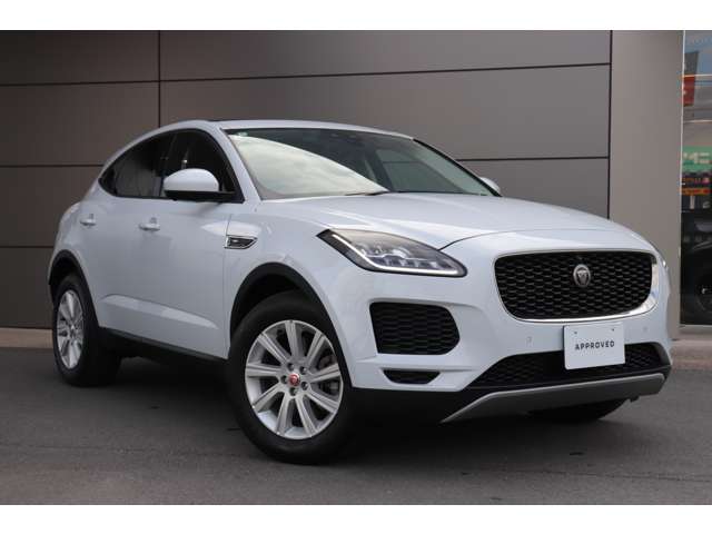 Jaguar E-Pace 9