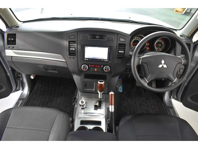 Mitsubishi Pajero 5
