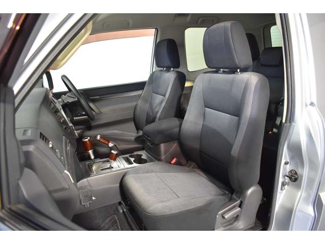 Mitsubishi Pajero 6