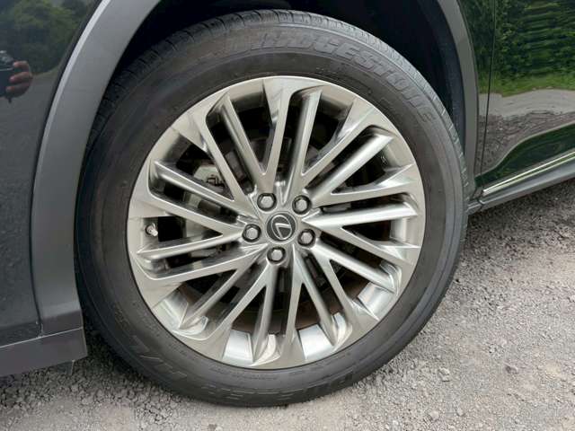 Lexus RX 9
