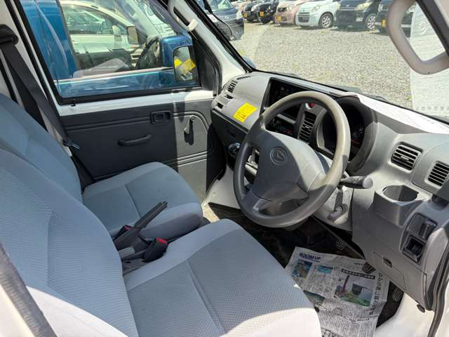 Daihatsu Hijet Deck Van 7